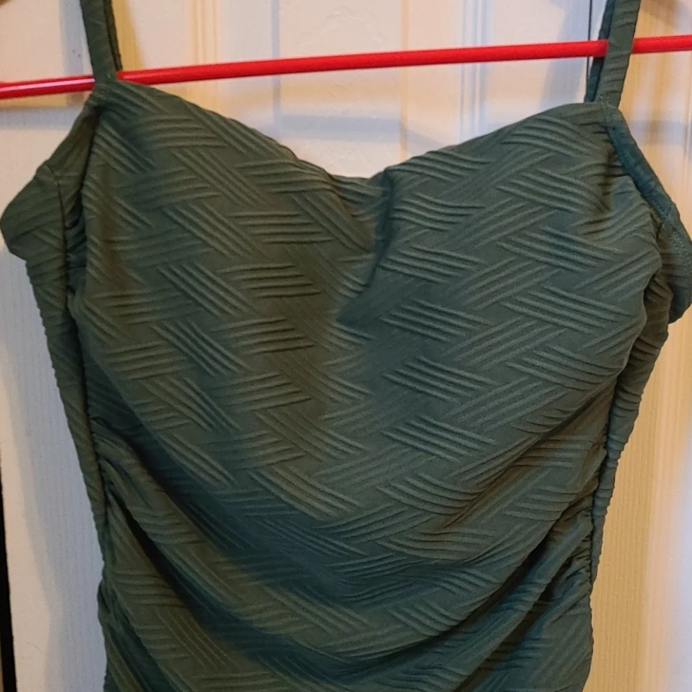 C 38: Kona Sol Green swimsuit size Medium - Picture 2 of 4